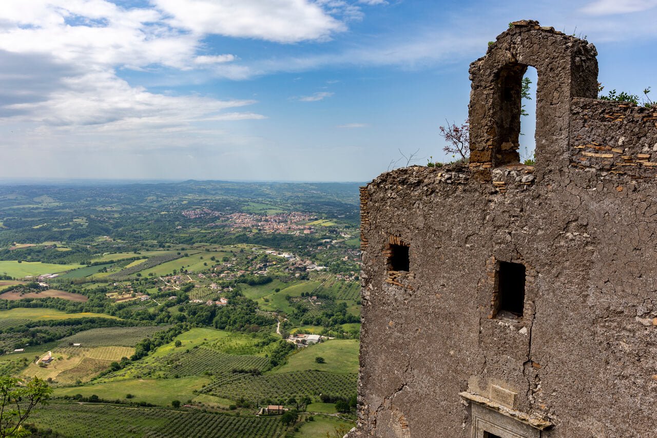 Il Sacro Monte Soratte e i suoi Eremi Segreti - Strike Adventure