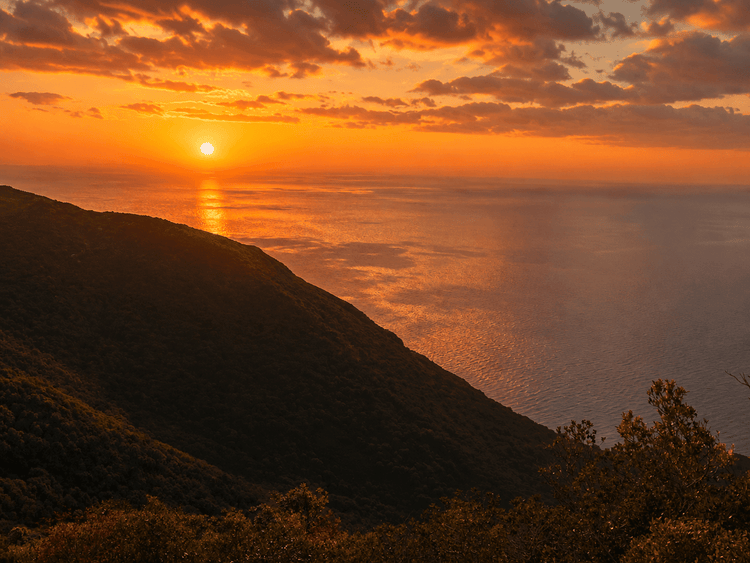 Il Picco di Circe dal tramonto all'alba con notte di bivacco sotto le stelle - Strike Adventure