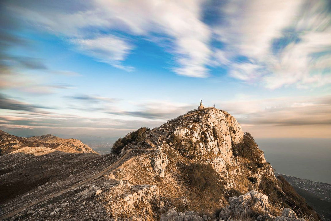 Il tramonto a picco sul mare: Monte Redentore e l'Eremo di S.Michele Arcangelo - Strike Adventure