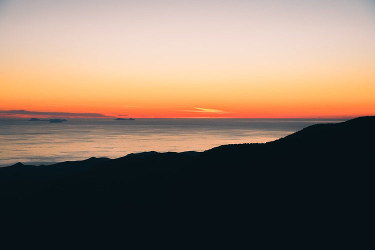 Il tramonto a picco sul mare: Monte Redentore e l'Eremo di S.Michele Arcangelo - Strike Adventure