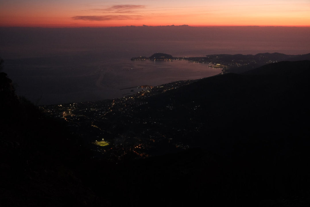 Il tramonto a picco sul mare: Monte Redentore e l'Eremo di S.Michele Arcangelo - Strike Adventure
