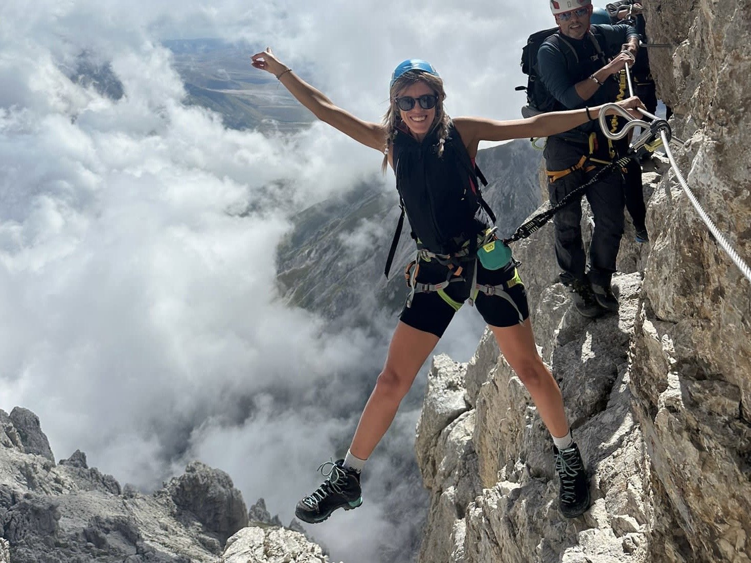 Il Trekking delle 5 Ferrate del Gran Sasso con notte in Rifugio a 2433 m - Strike Adventure
