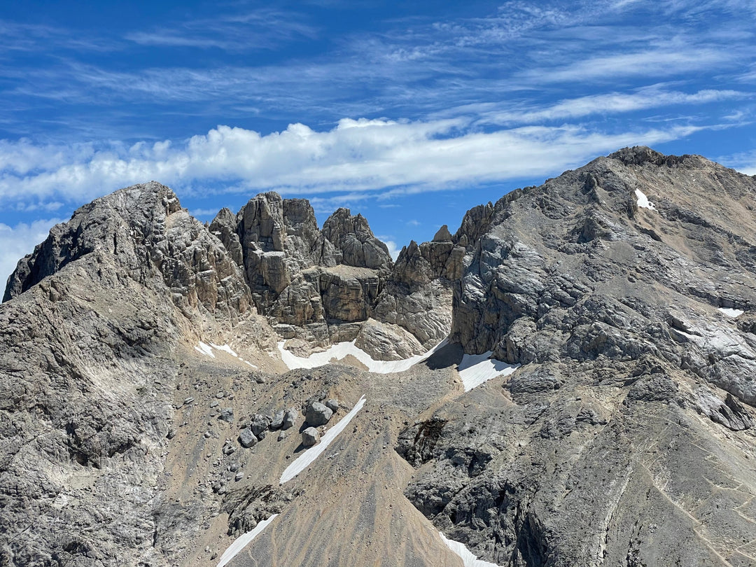 L'anello delle Vie Ferrate Ventricini e Danesi al al Corno Piccolo - 2655m – ["Parco Nazionale Gran Sasso e Monti della Laga"], Abruzzo | Strike Adventure