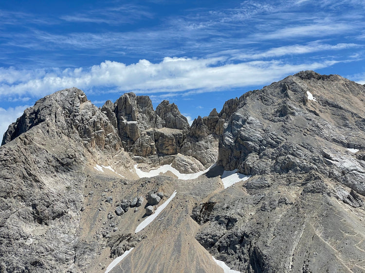 L'anello delle Vie Ferrate Ventricini e Danesi al al Corno Piccolo - 2655m – ["Parco Nazionale Gran Sasso e Monti della Laga"], Abruzzo | Strike Adventure