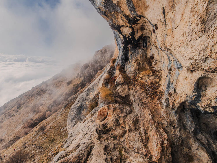 La Grotta di San Benedetto e i panorami del Velino - Strike Adventure