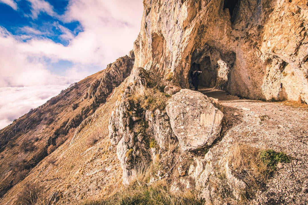 La Grotta di San Benedetto e i panorami del Velino - Strike Adventure