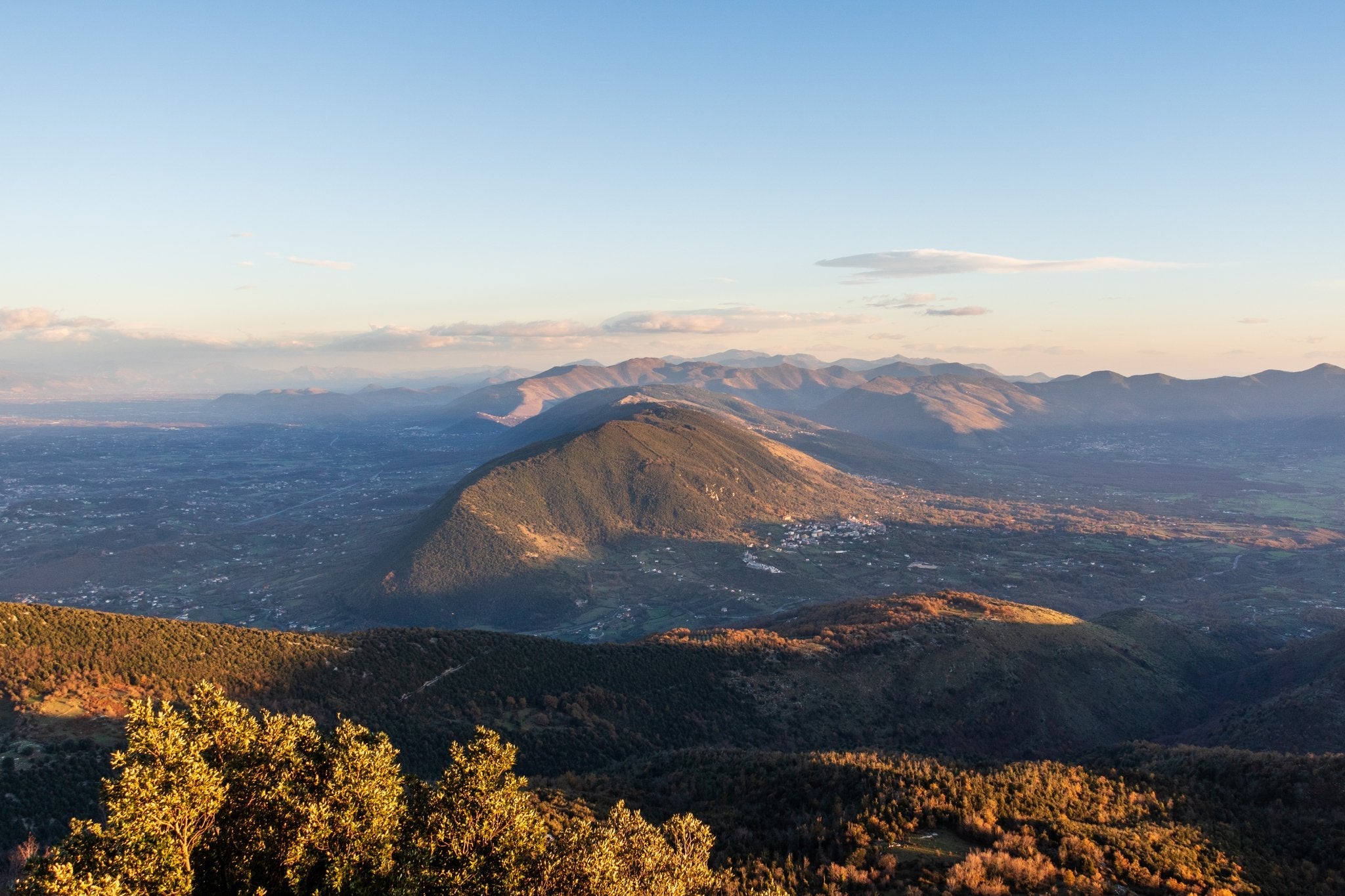 La Montagna di Dante e i suoi Panorami sul Mare - Strike Adventure