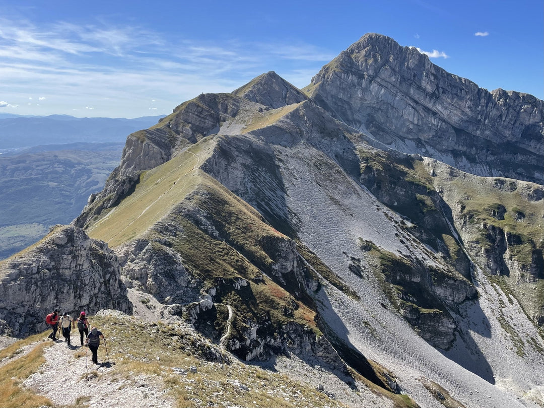 La piramide rocciosa di Pizzo Cefalone e i panorami mozzafiato del Gran Sasso - Strike Adventure