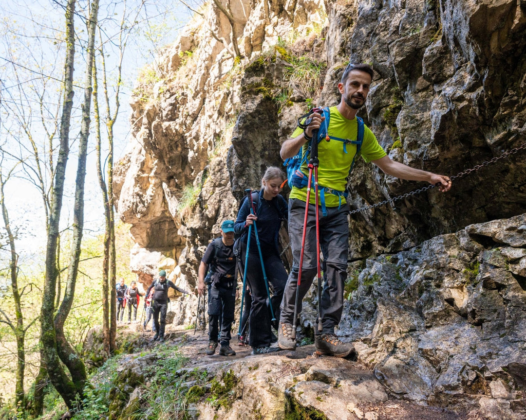 Lago della Duchessa: tra ultima neve e fioriture primaverili - Strike Adventure