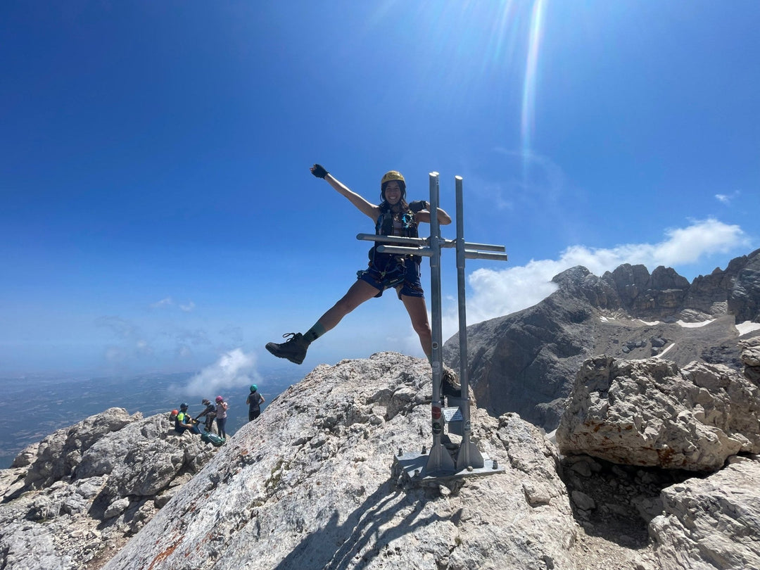 L'anello delle Vie Ferrate Ventricini e Danesi al al Corno Piccolo - 2655m – ["Parco Nazionale Gran Sasso e Monti della Laga"], Abruzzo | Strike Adventure
