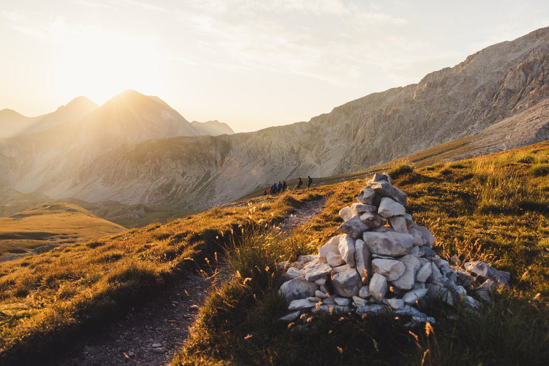 Monte Aquila: tramonto sul Gran Sasso con cena al Rifugio Duca degli Abruzzi - Strike Adventure