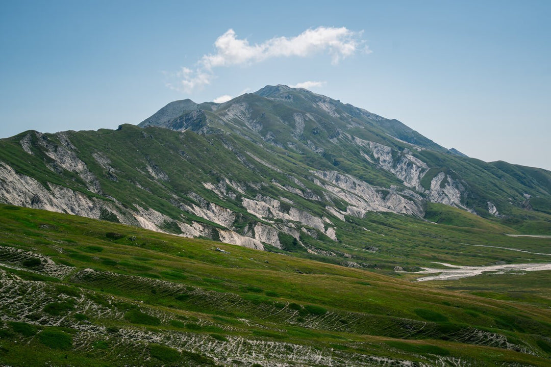 Monte Brancastello: lungo il Sentiero del Centenario tra i panorami del Gran Sasso - Strike Adventure