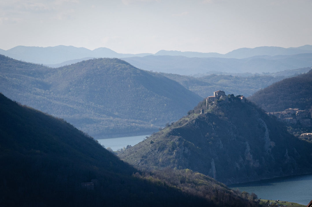 Monte Cervia: escursioni panoramica sul Lago del Turano - Strike Adventure