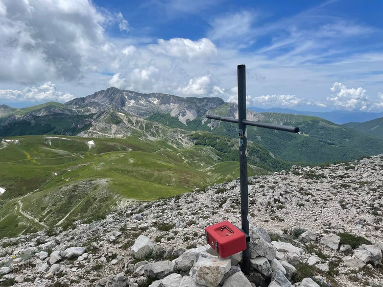 Monte di Cambio e i suoi panorami mozzafiato con terzo tempo al Rifugio A.Sebastiani - Strike Adventure