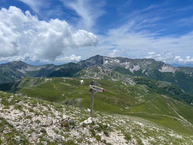 Monte di Cambio e i suoi panorami mozzafiato con terzo tempo al Rifugio A.Sebastiani - Strike Adventure