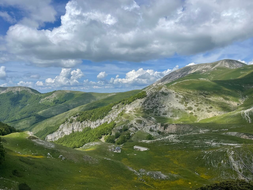 Monte di Cambio e i suoi panorami mozzafiato con terzo tempo al Rifugio A.Sebastiani - Strike Adventure