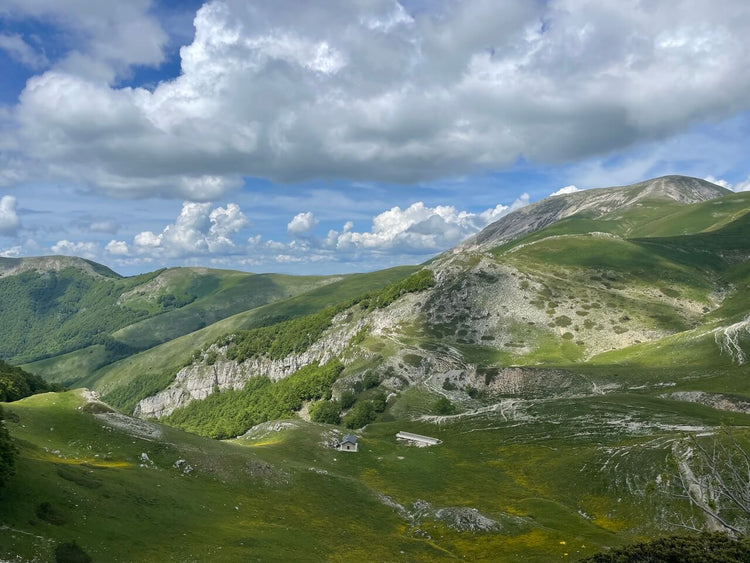 Monte di Cambio e i suoi panorami mozzafiato con terzo tempo al Rifugio A.Sebastiani - Strike Adventure