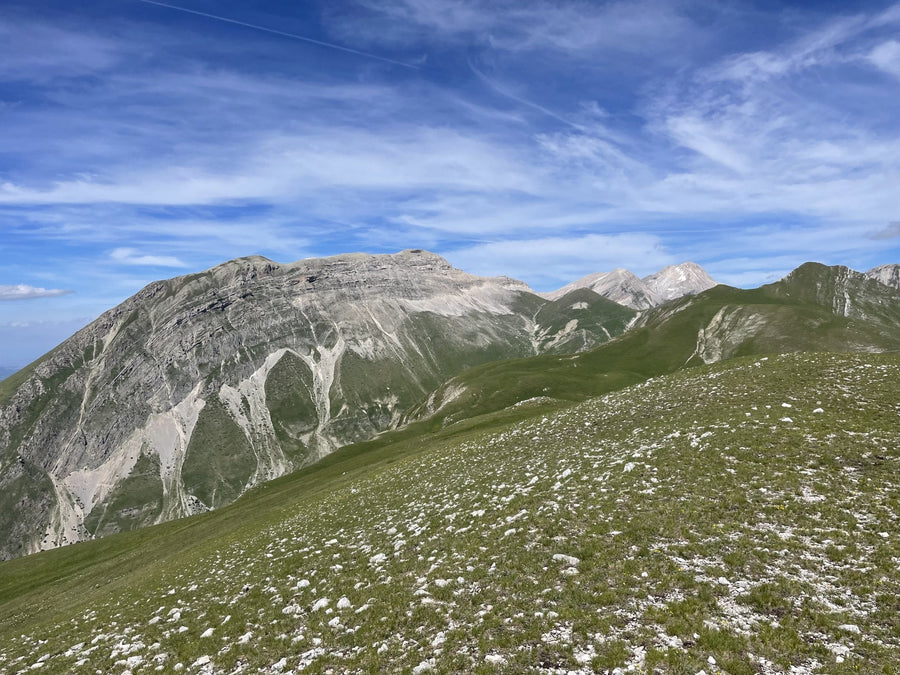 Monte Ienca e i panorami mozzafiato del Gran Sasso - Strike Adventure