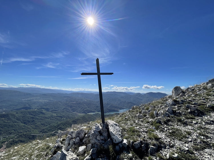 Monte La Serra: il Guardiano del Lago del Salto - Strike Adventure