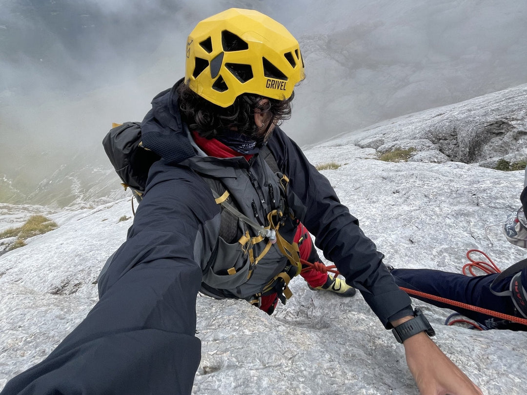 Scopri il multipitch al Corno Piccolo lungo la Cresta Nord Est con vista sul gran sasso