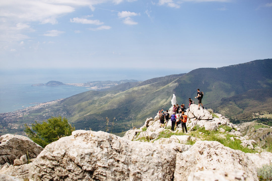 Panorami a picco sul mare: Monte Redentore e l'Eremo di S.Michele Arcangelo - Strike Adventure