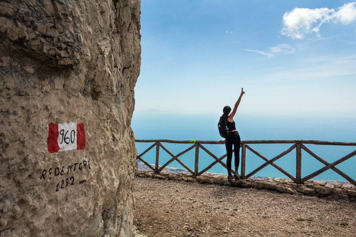 Panorami a picco sul mare: Monte Redentore e l'Eremo di S.Michele Arcangelo - Strike Adventure