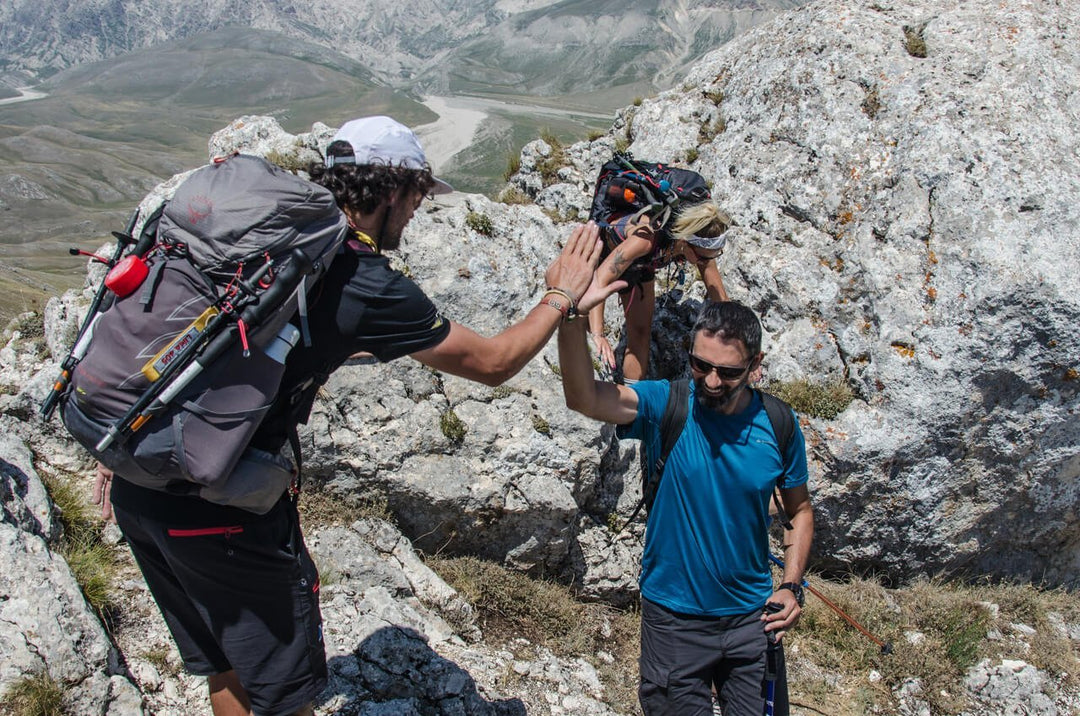 Sul Gran Sasso lungo le creste di Monte e Cima Bolza con terzo tempo di arrositcini - Strike Adventure