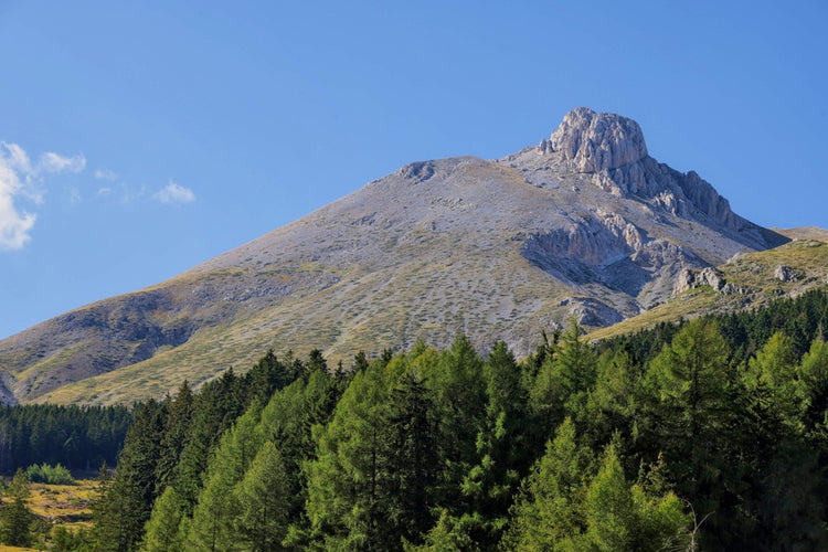 Trekking Sul Gran Sasso tra Monte Siella e Canyon dello Scoppaturo con finale di arrosticini – Parco Nazionale Gran Sasso e Monti della Laga, Abruzzo | Strike Adventure