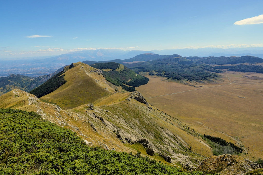 Trekking Sul Gran Sasso tra Monte Siella e Canyon dello Scoppaturo con finale di arrosticini – Parco Nazionale Gran Sasso e Monti della Laga, Abruzzo | Strike Adventure