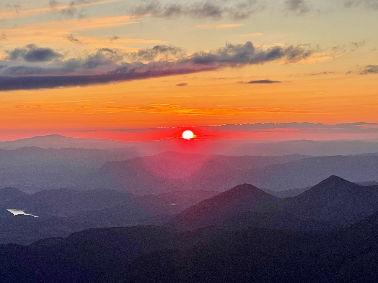 Trekking del Terminillo, dal tramonto all'alba con notte in Rifugio a 2108m - Strike Adventure