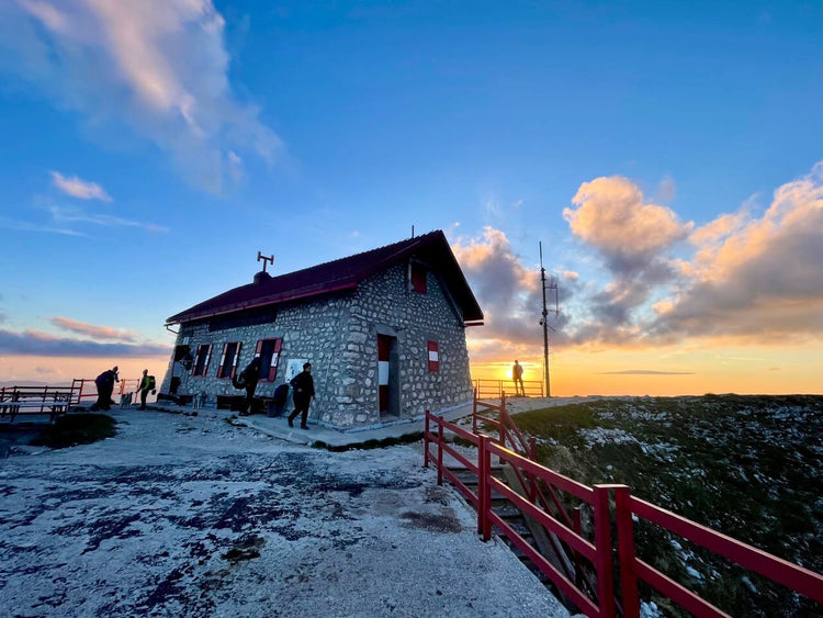 Trekking del Terminillo, dal tramonto all'alba con notte in Rifugio a 2108m - Strike Adventure