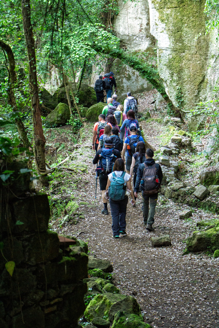 Trekking Escursione tra storia e natura: la piramide etrusca e il sito di S.Cecilia – Area Archeologica di Bomarzo, Lazio | Strike Adventure