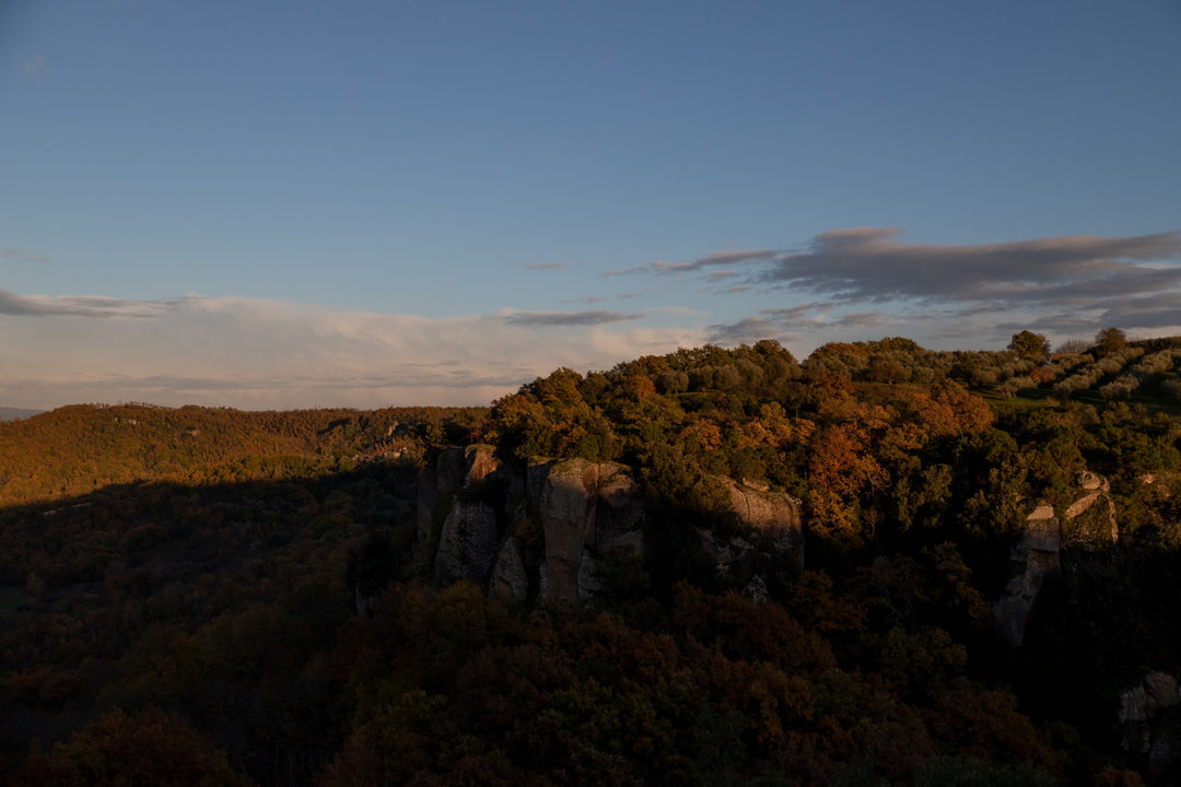 Trekking Escursione tra storia e natura: la piramide etrusca e il sito di S.Cecilia – Area Archeologica di Bomarzo, Lazio | Strike Adventure