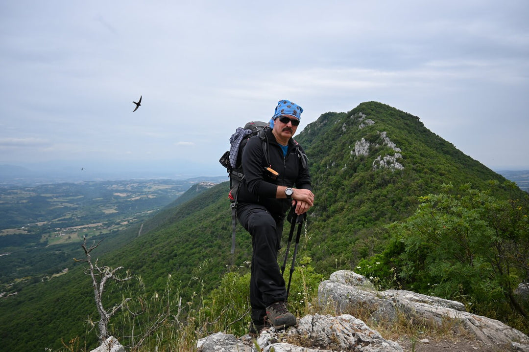 Trekking Il Monte Soratte e i suoi eremi al tramonto – Riserva Naturale Regionale Monte Soratte, Lazio | Strike Adventure