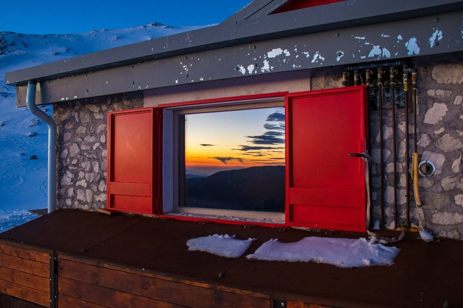Trekking in Ciaspola con notte stellata dai 2102m del Rifugio V.Sebastiani - Strike Adventure