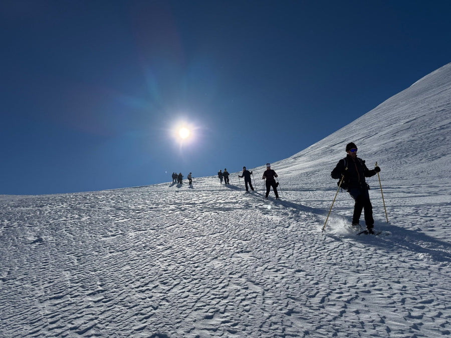 Trekking Trekking in Ciaspola con notte stellata dai 2102m del Rifugio V.Sebastiani – Parco Naturale Regionale Sirente Velino, Abruzzo | Strike Adventure