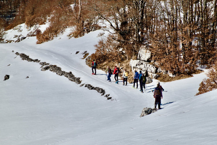 Trekking in Ciaspola + Sunset Experience e Notte stellata al Rifugio della Cicerana - Strike Adventure