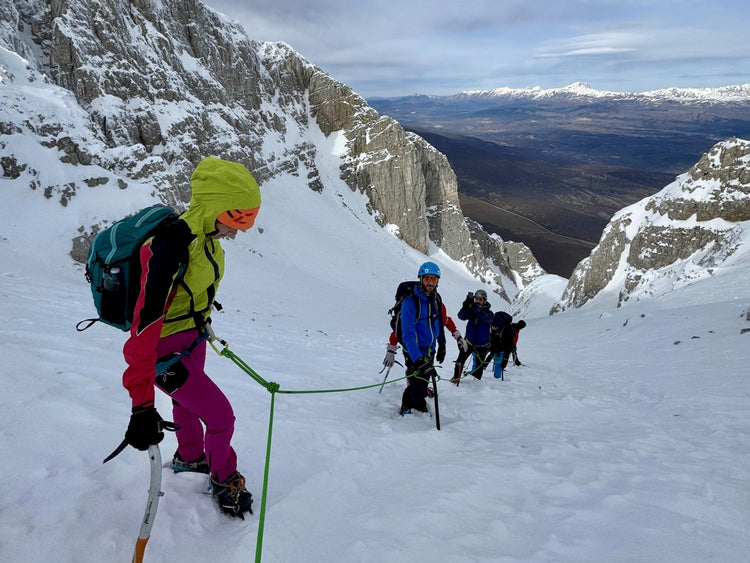 Uscita di Alpinismo Invernale al Monte Sirente (2348m) per il Canale Majori - Strike Adventure