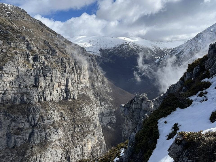 Uscita di Alpinismo Invernale al Monte Velino (2486m) - Strike Adventure