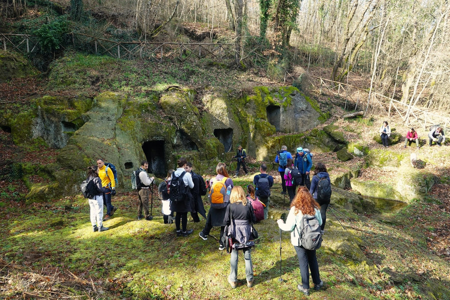 Valle del Treja e mercatini di Natale: tra borghi antichi e cascate - Strike Adventure
