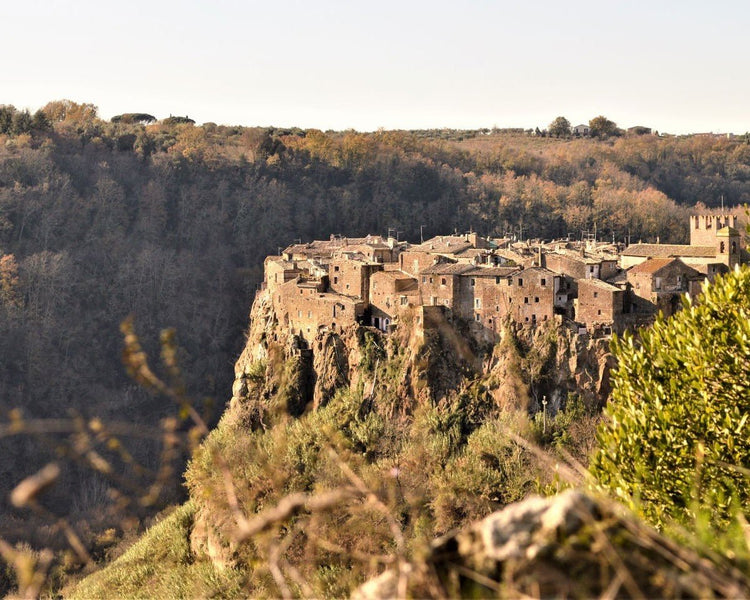 Valle del Treja e mercatini di Natale: tra borghi antichi e cascate - Strike Adventure