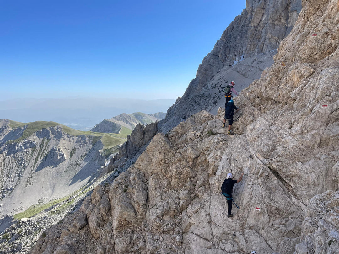 Via Ferrata all’Ex Bivacco Bafile, adrenalina e panorami mozzafiato - Strike Adventure
