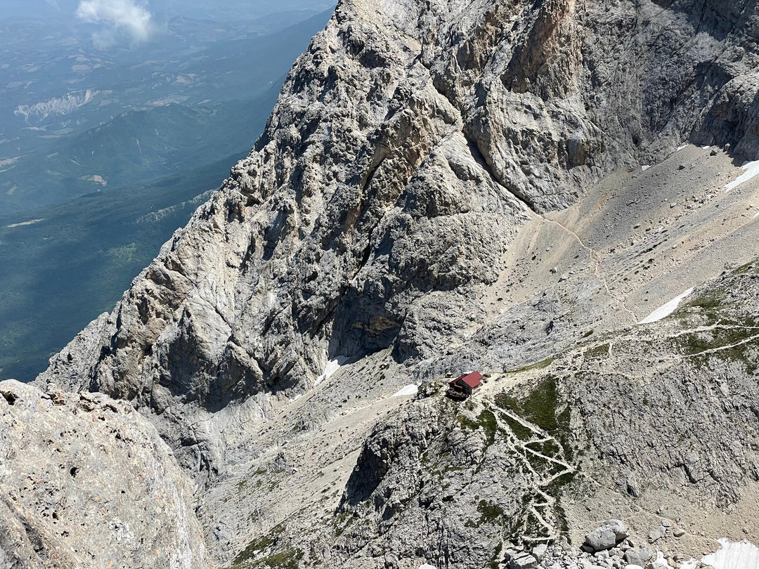 Via Ferrata Danesi ai 2655m del Corno Piccolo per il Passo del Cannone – ["Parco Nazionale Gran Sasso e Monti della Laga"], Abruzzo | Strike Adventure