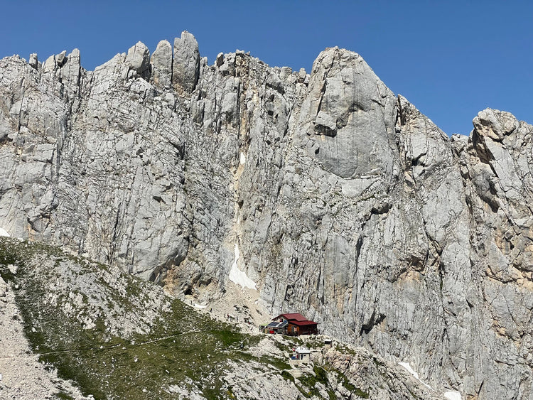 Via Ferrata Ricci al Corno Grande Vetta Orientale (2903m) – ["Parco Nazionale Gran Sasso e Monti della Laga"], Abruzzo | Strike Adventure