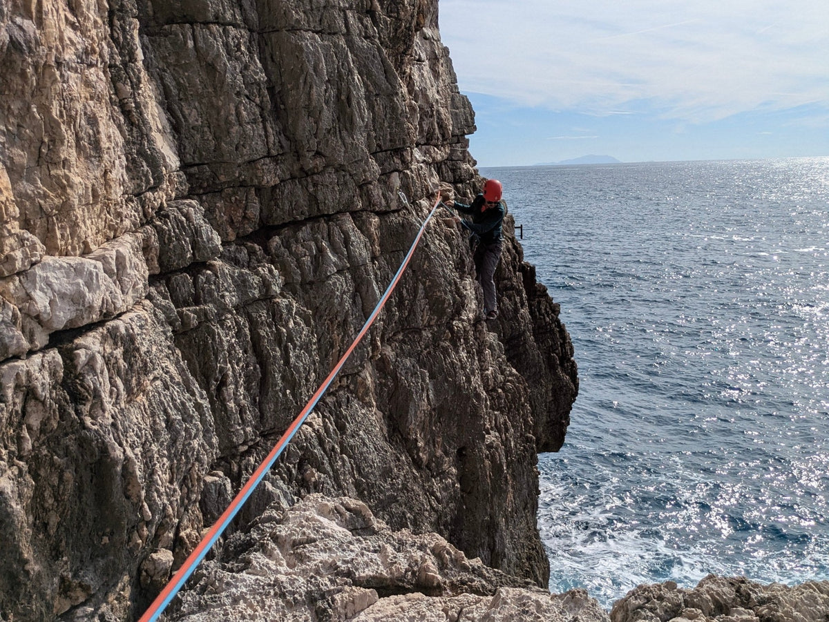 Via Multipitch alla Montagna Spaccata – Gaeta, Lazio | Strike Adventure