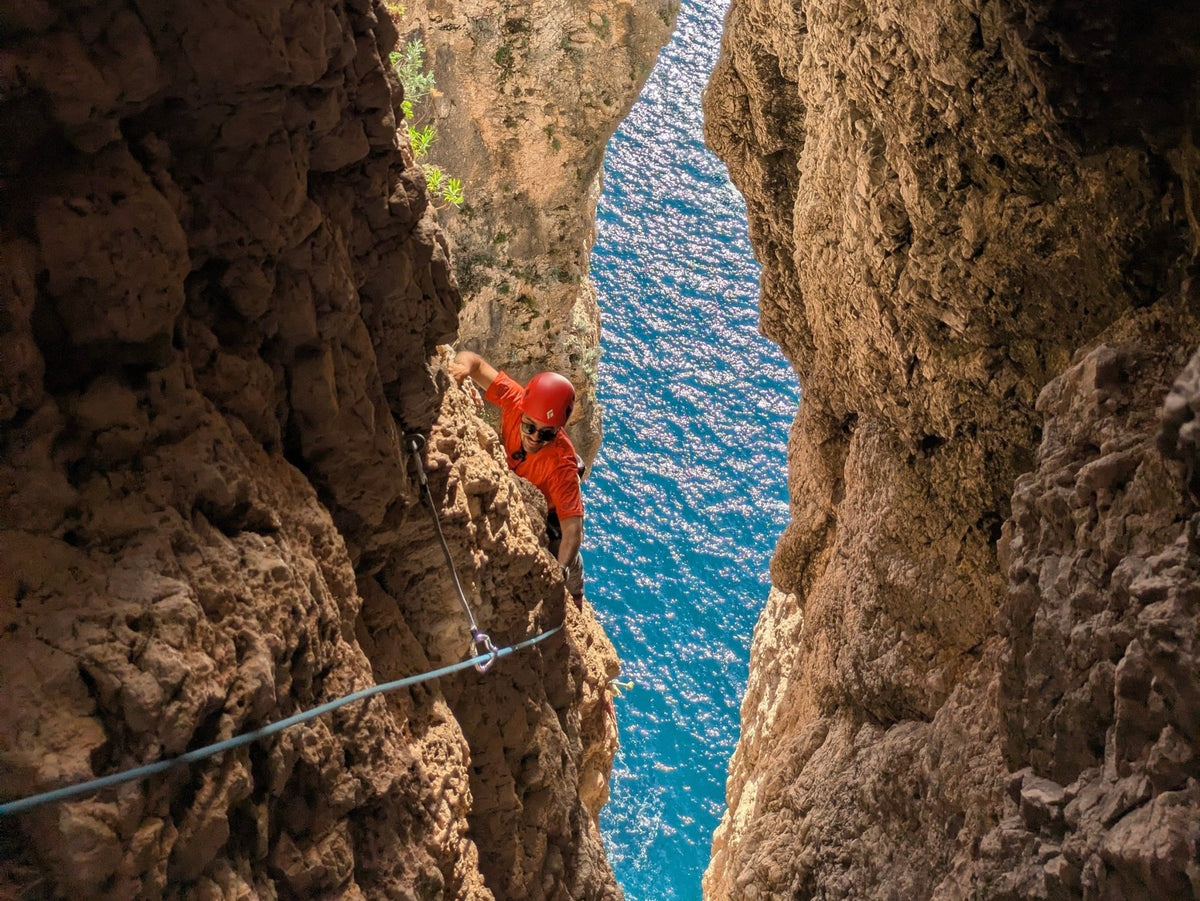 Via Multipitch alla Montagna Spaccata – Gaeta, Lazio | Strike Adventure