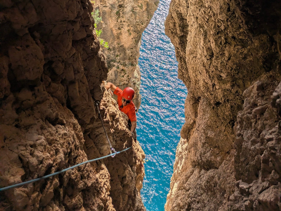 Via Multipitch alla Montagna Spaccata – Gaeta, Lazio | Strike Adventure