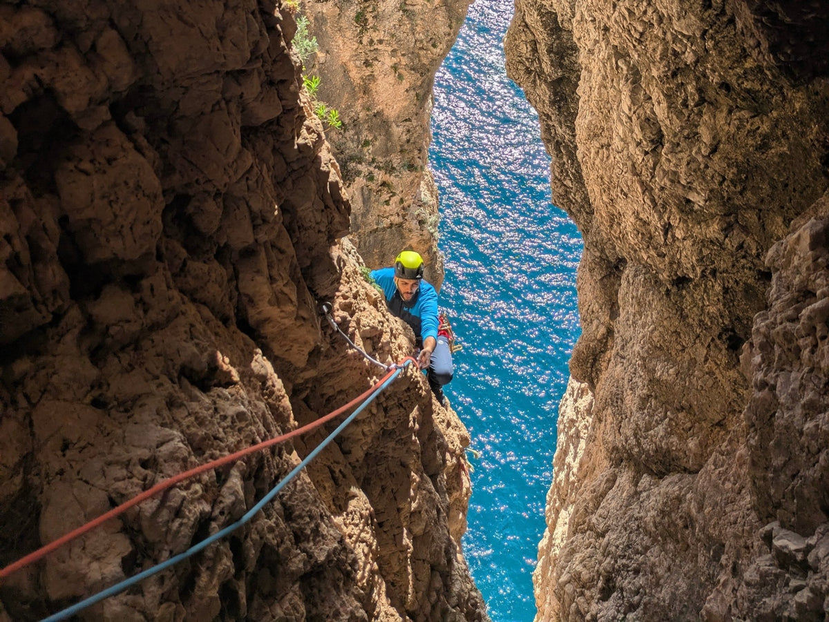 Via Multipitch alla Montagna Spaccata – Gaeta, Lazio | Strike Adventure