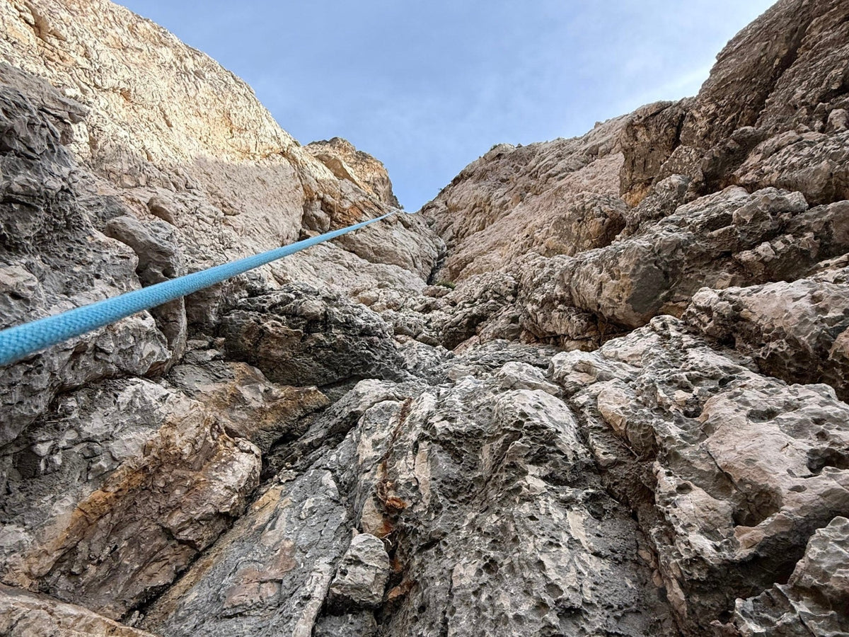 Via Multipitch alla Montagna Spaccata – Gaeta, Lazio | Strike Adventure
