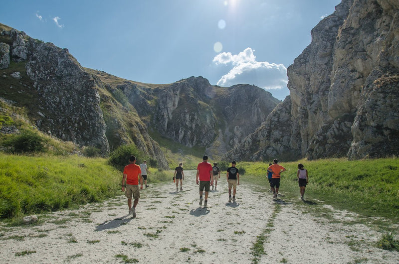 Sul Gran Sasso tra Monte Siella e Canyon dello Scoppaturo con finale di arrosticini